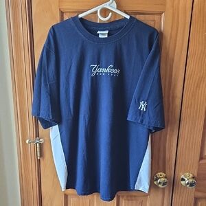 Mens New York Yankees Navy & White Tee with Embroidered Logo